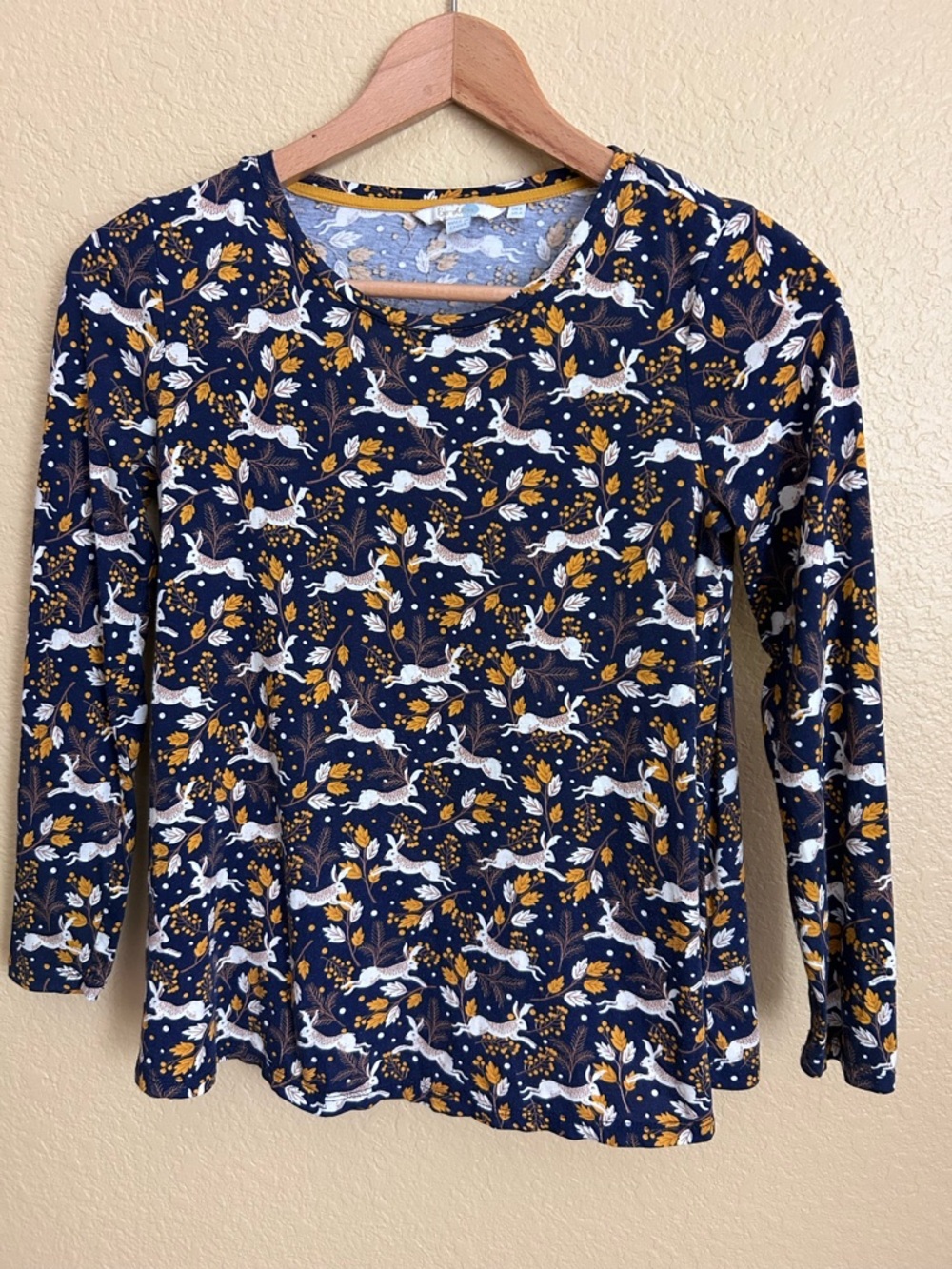 Boden Hare Rabbit Print Long Sleeve Crewneck Top - Picture 2 of 9